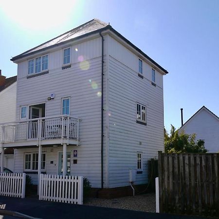 The Salty Dog Holiday Cottage, Camber Sands Рай Екстер'єр фото